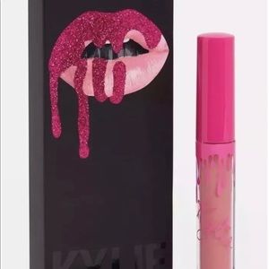 Kylie Cosmetics lip kit in Twenty One